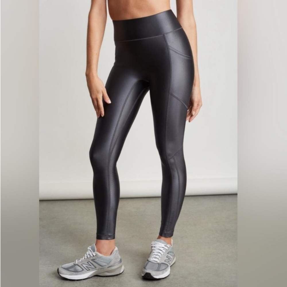 Bandier ALL ACCESS Center Stage Pocket Legging - size M - gray